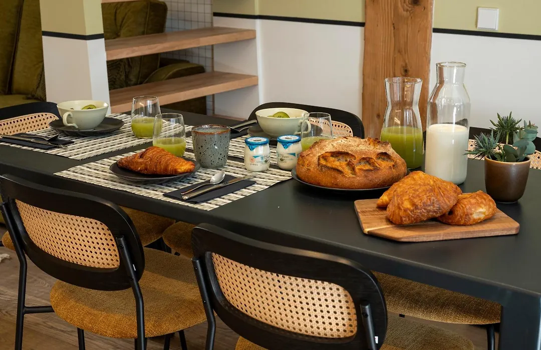 Sloth Loft Montmartre 2025 Refresh-1